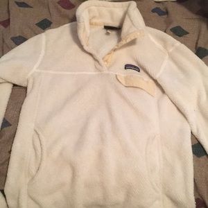 Patagonia women’s pull over fleece size M